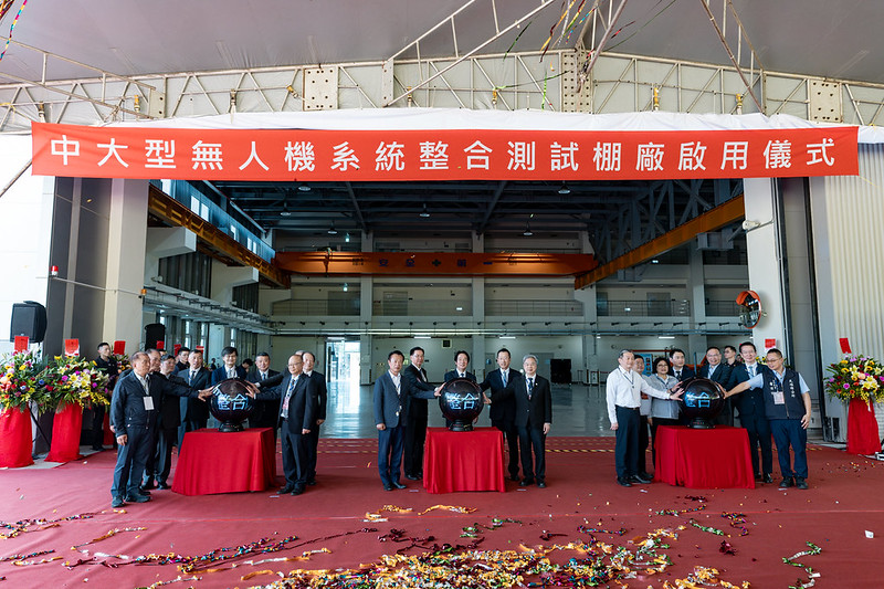 總統與現場貴賓一同進行動土及啟用儀式