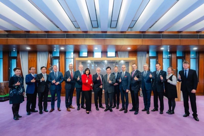 FM Lin receives European Parliament delegation