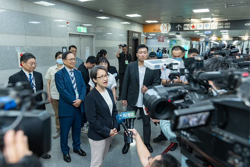 副總統回應媒體詢問生技醫藥產業對國家發展的重要性