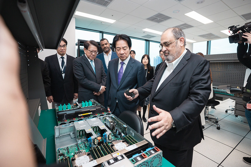 President Lai attends opening of Google’s AI Infrastructure Engineering Center in Taiwan
