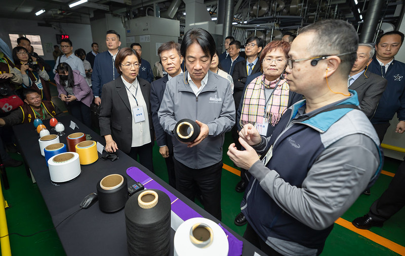 總統與紡織產業座談　強調政府會持續支持提升中小微型企業競爭力　讓臺灣經濟越來越好